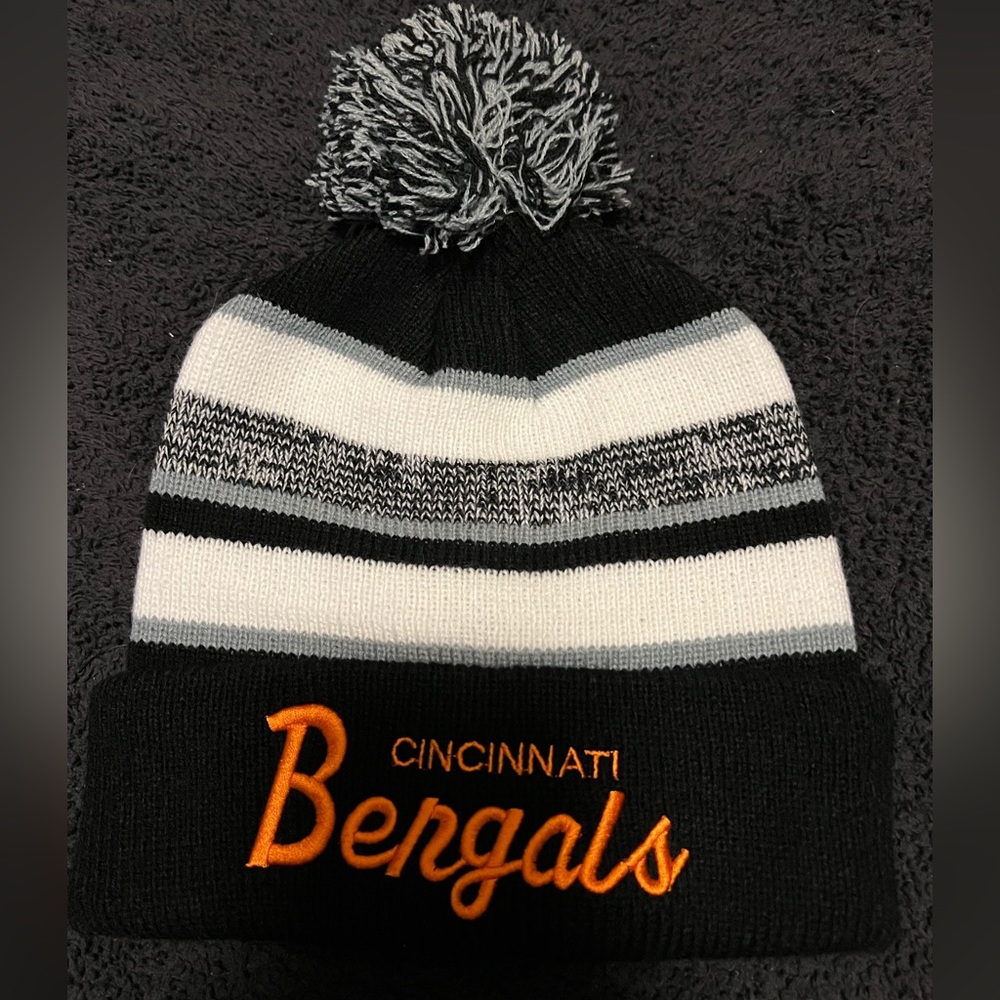 Cincinnati Bengals Embroidered Fleece Lined Heavy Knit Winter Tassel Hats